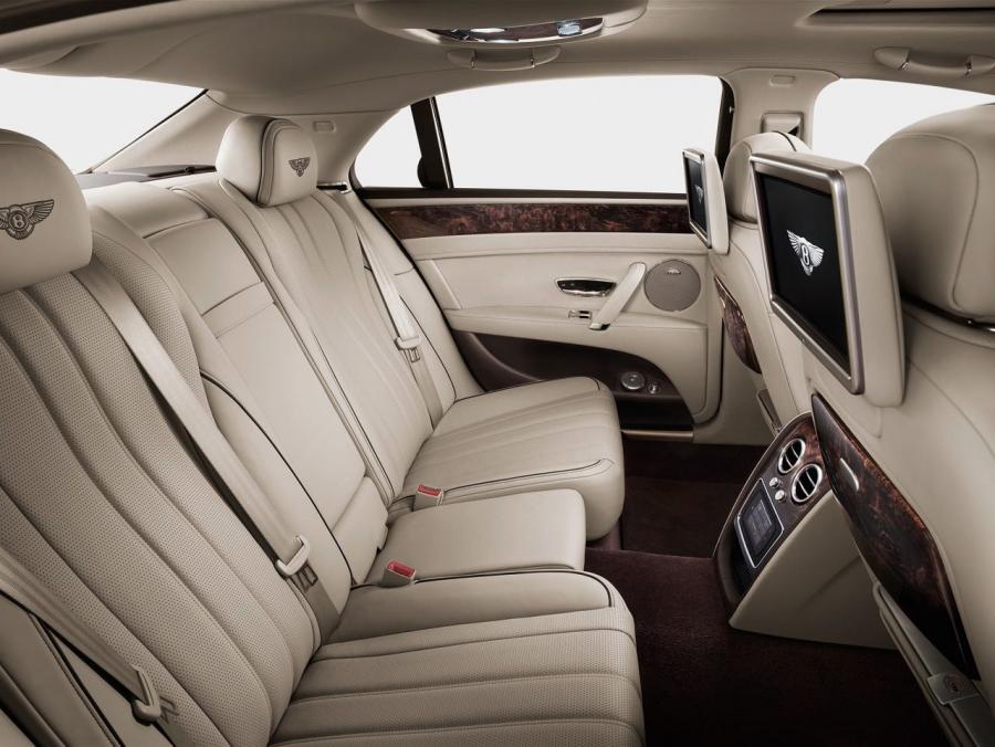 Интерьер Bentley Flying Spur 2013 года  (фото 18 из 33)